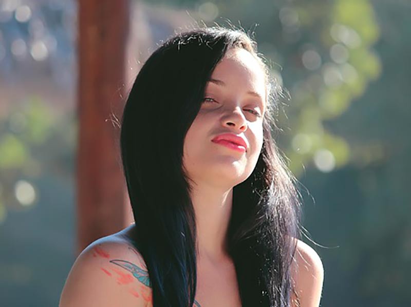 ragazza diciottenne